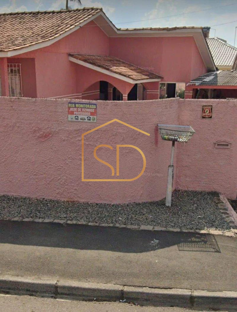 Excelente casa de esquina 3 quartos em São José dos Pinhais, bairro Quissisana. - Solange Delfim Consultora de Imóveis