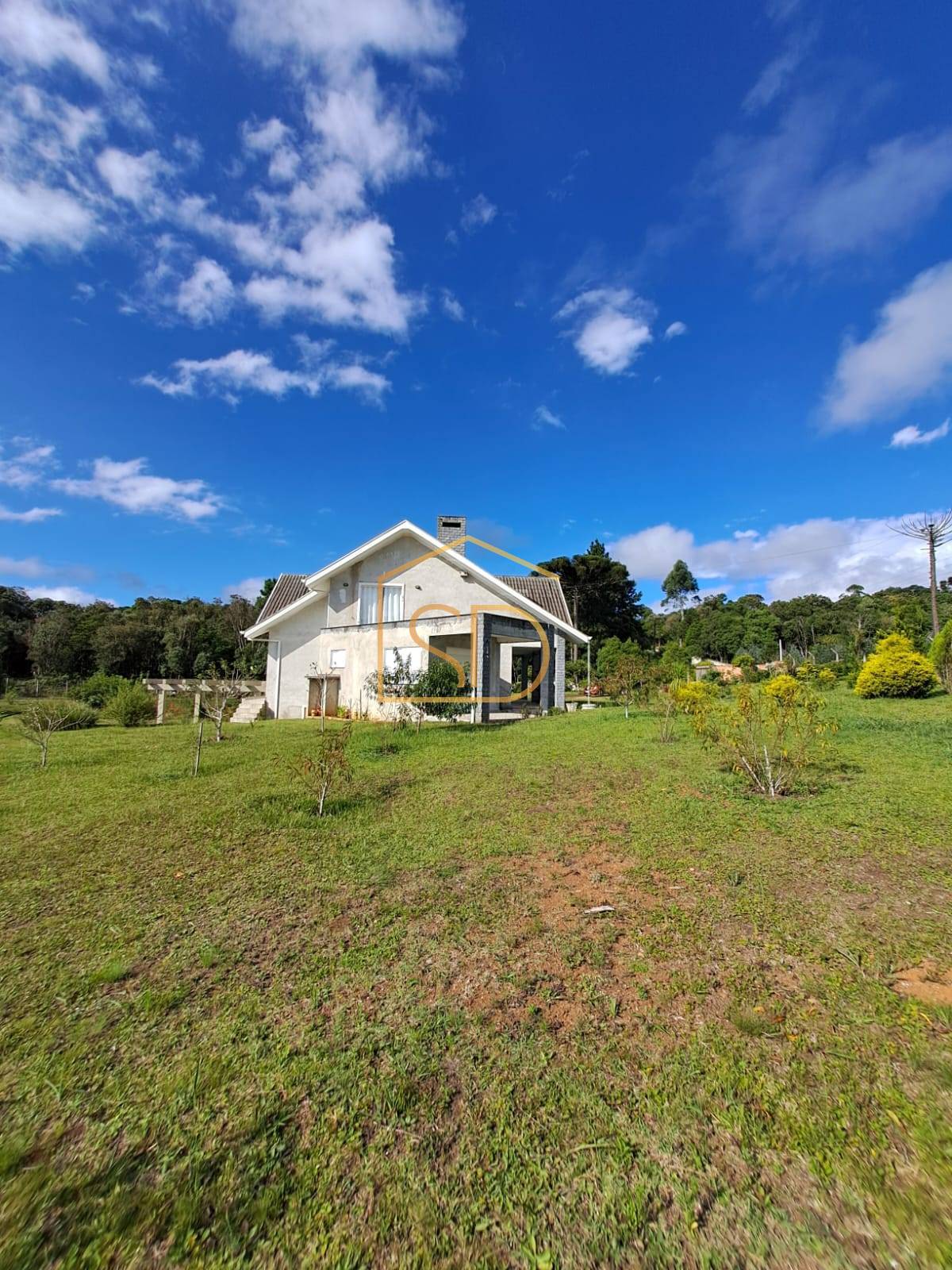Espetacular Chácara com 7.996,60m² e Linda Casa 300m²,4 quartos no Condomínio Sol Nascente , à venda em Tijucas do Sul, Rio de Una - Solange Delfim Consultora de Imóveis
