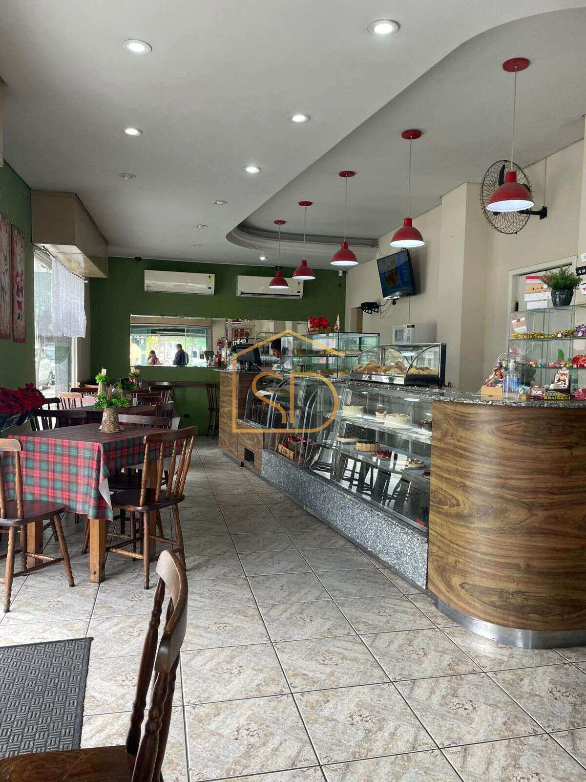 Maravilhoso Ponto Comercial com clientela formada à venda no Centro de São José dos Pinhais. - Solange Delfim Consultora de Imóveis