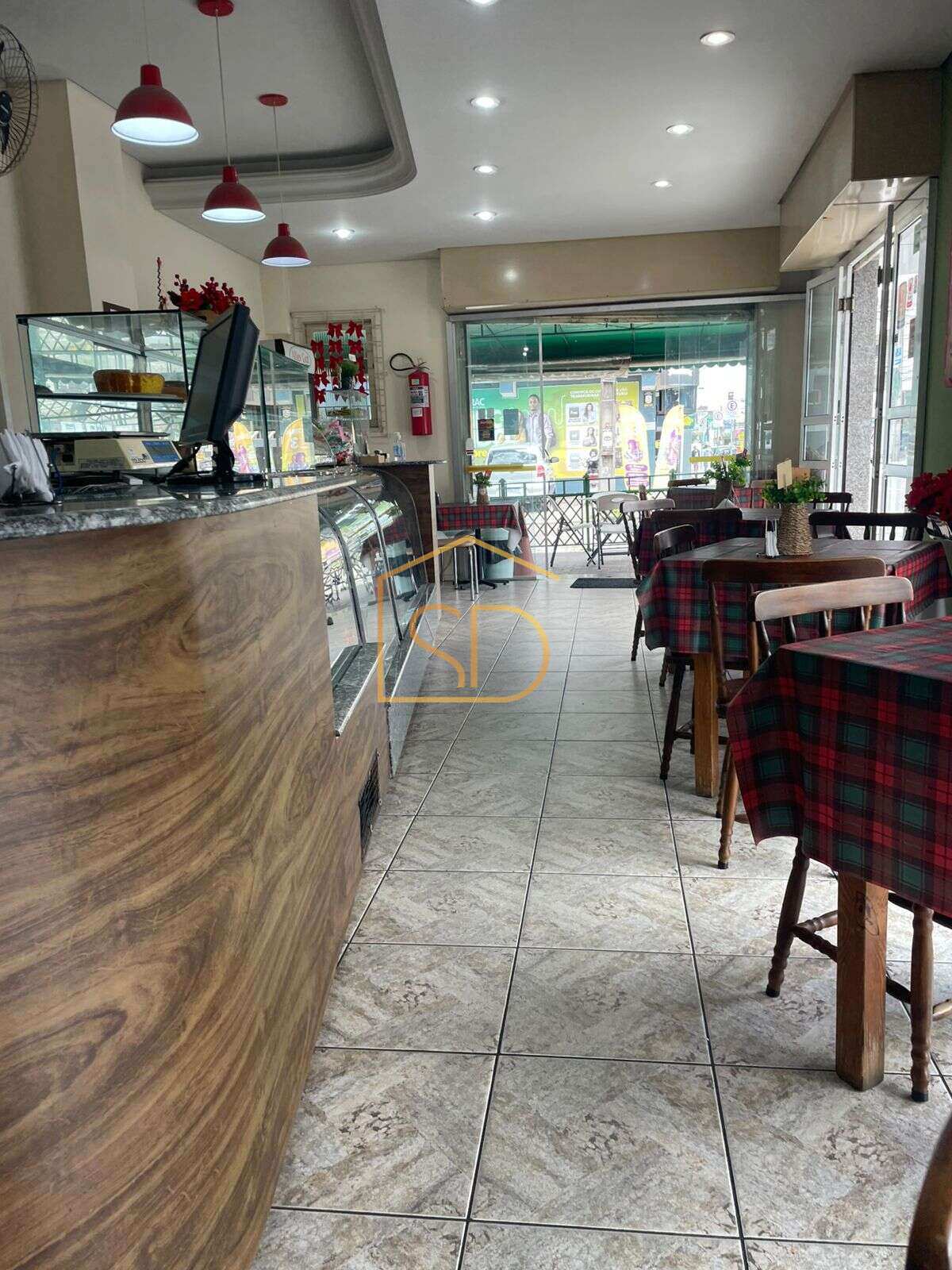 Maravilhoso Ponto Comercial com clientela formada à venda no Centro de São José dos Pinhais. - Solange Delfim Consultora de Imóveis