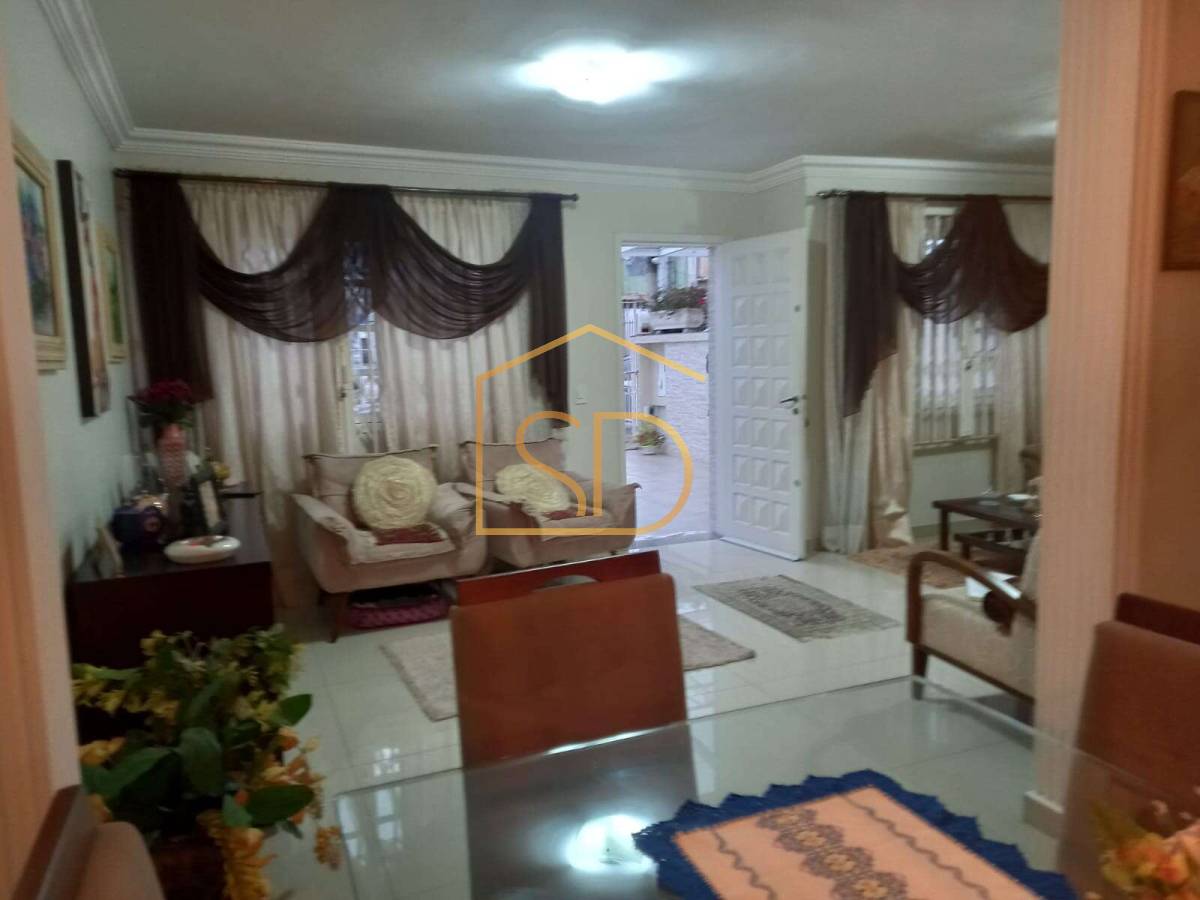 Sobrado à venda, com 3 quartos, espaço gourmet , 2 vagas de garagem ,180m² no bairro Parolin em Curitiba - Solange Delfim Consultora de Imóveis