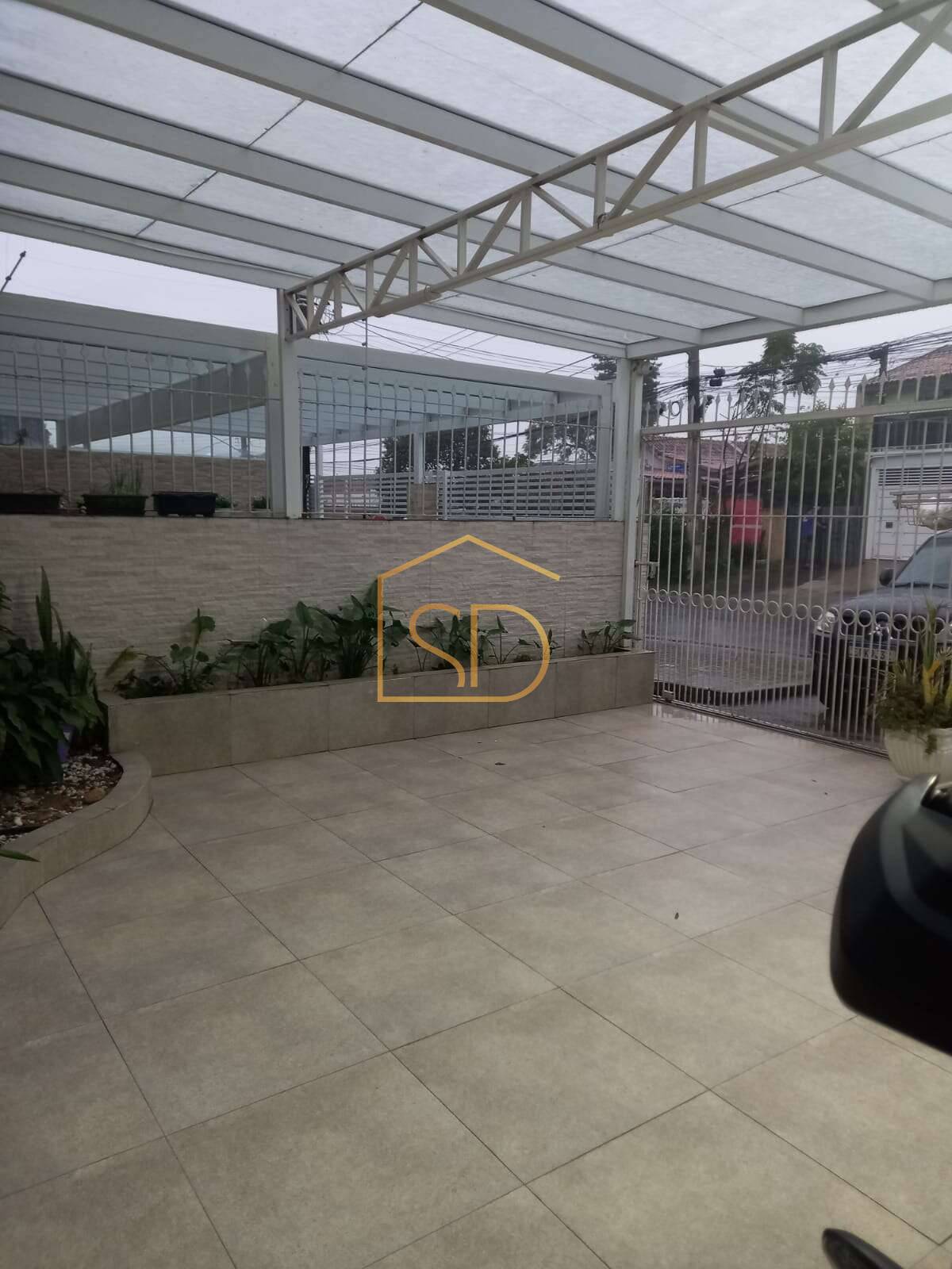 Sobrado à venda, com 3 quartos, espaço gourmet , 2 vagas de garagem ,180m² no bairro Parolin em Curitiba - Solange Delfim Consultora de Imóveis