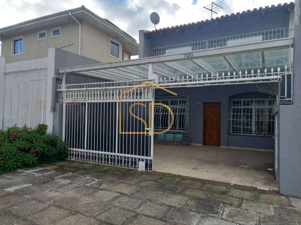 Sobrado à venda, com 3 quartos, espaço gourmet , 2 vagas de garagem ,180m² no bairro Parolin em Curitiba - Solange Delfim Consultora de Imóveis