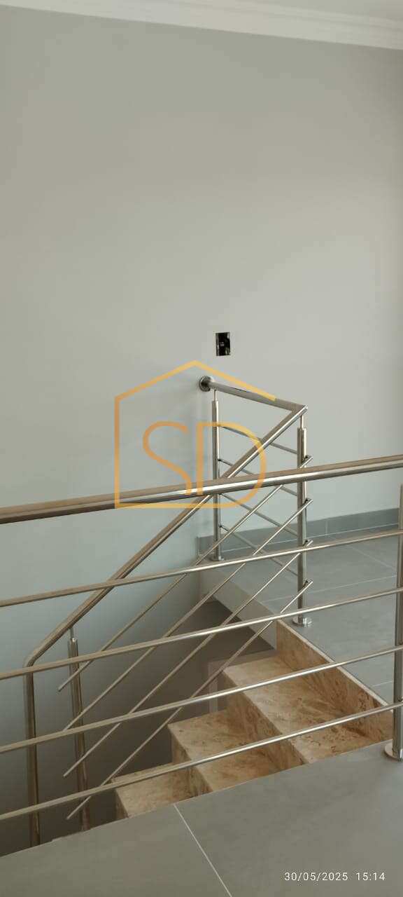 Espetacular Sobrado Triplex à venda  com 3 quartos 2 suítes, 137,92m² no Uberaba em Curitiba. - Solange Delfim Consultora de Imóveis