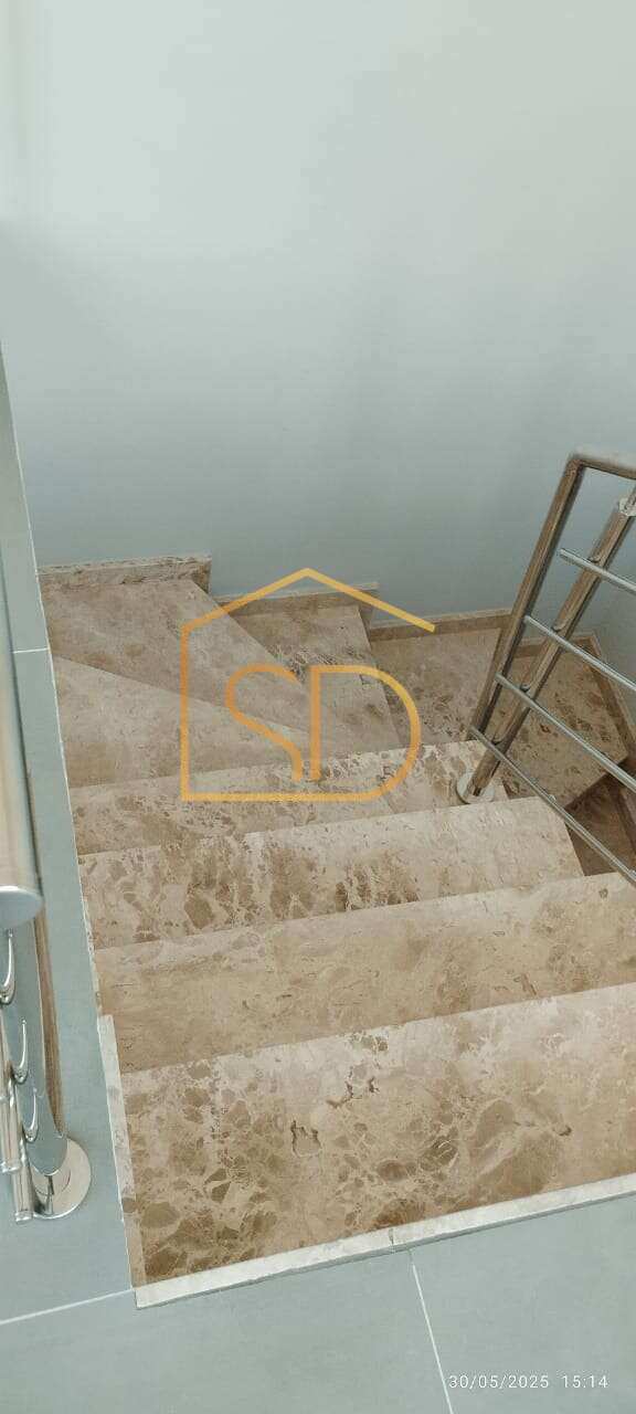 Espetacular Sobrado Triplex à venda  com 3 quartos 2 suítes, 137,92m² no Uberaba em Curitiba. - Solange Delfim Consultora de Imóveis