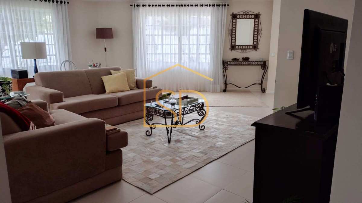 Sobrado à venda com energia solar com 3 quartos, 226m² no Aristocrata em São José dos Pinhais . - Solange Delfim Consultora de Imóveis