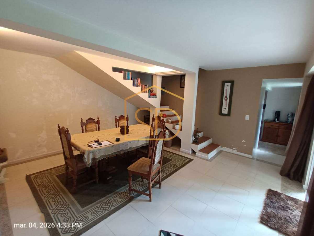 Sobrado à venda com energia solar com 3 quartos, 226m² no Aristocrata em São José dos Pinhais . - Solange Delfim Consultora de Imóveis