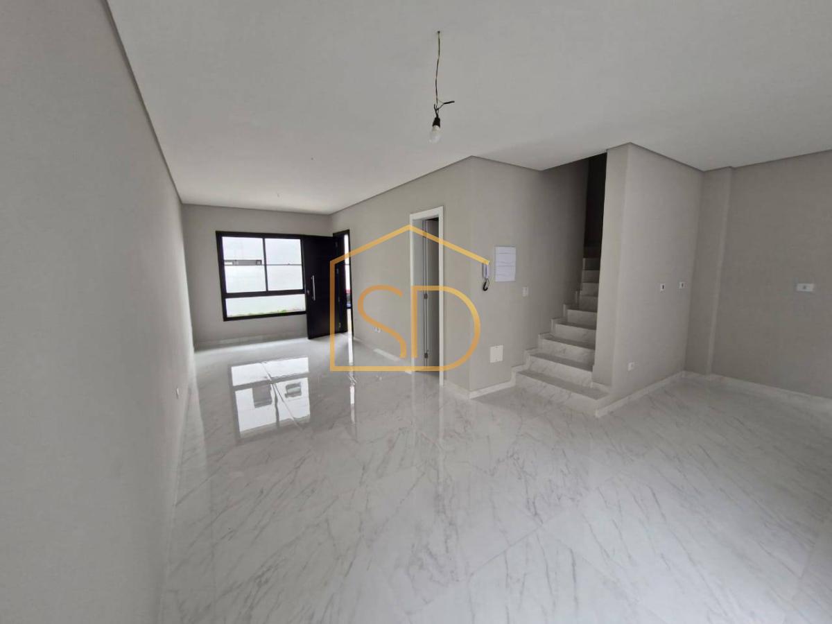 Sobrado com 3 quartos, 127,09m², à venda em Curitiba, Uberaba - Solange Delfim Consultora de Imóveis